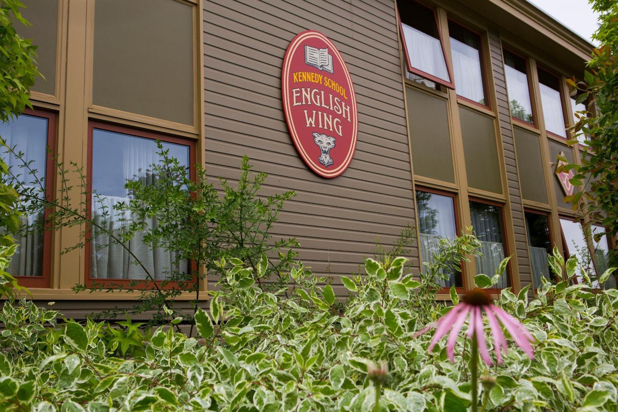 Mcmenamins Kennedy School Hotel Portland Exterior foto