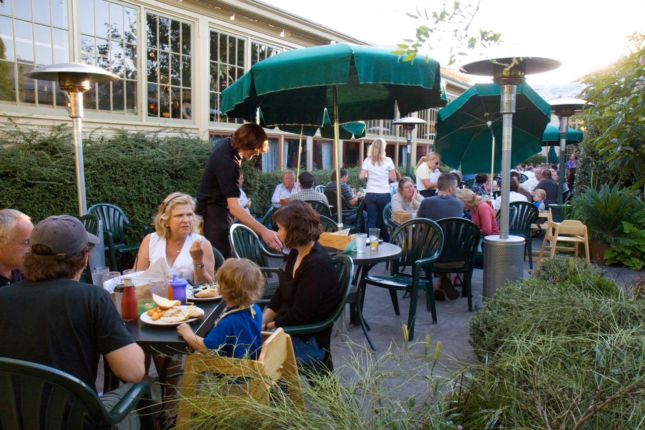 Mcmenamins Kennedy School Hotel Portland Exterior foto