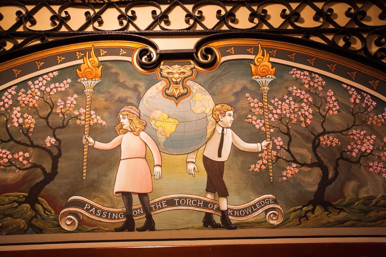 Mcmenamins Kennedy School Hotel Portland Exterior foto